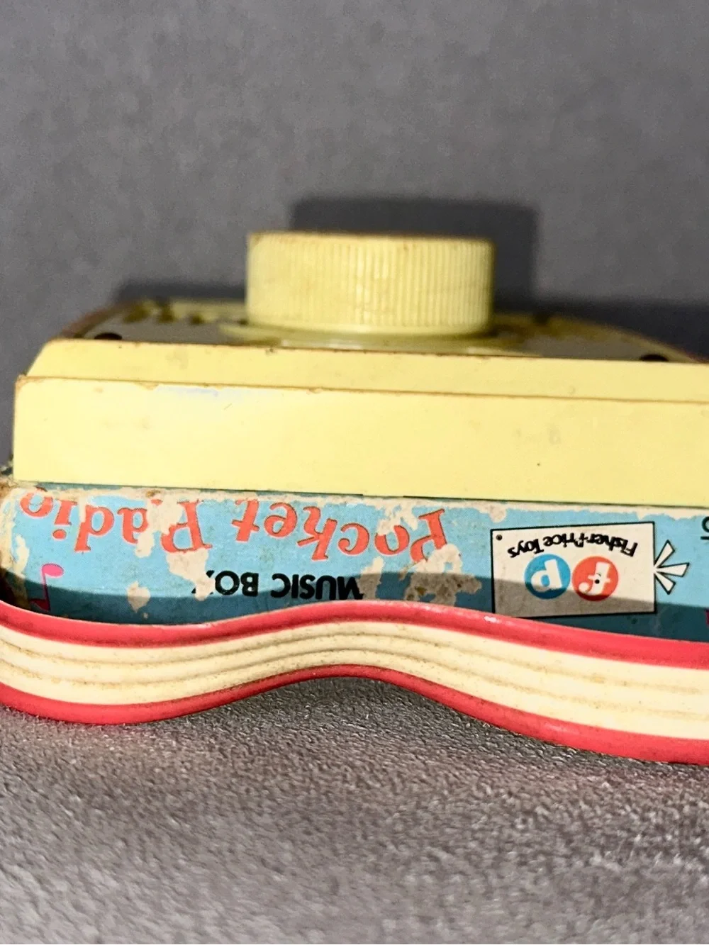 Vintage 1960s Fisher-Price TV Radio Music Box Pop Goes The Weasel - Works!